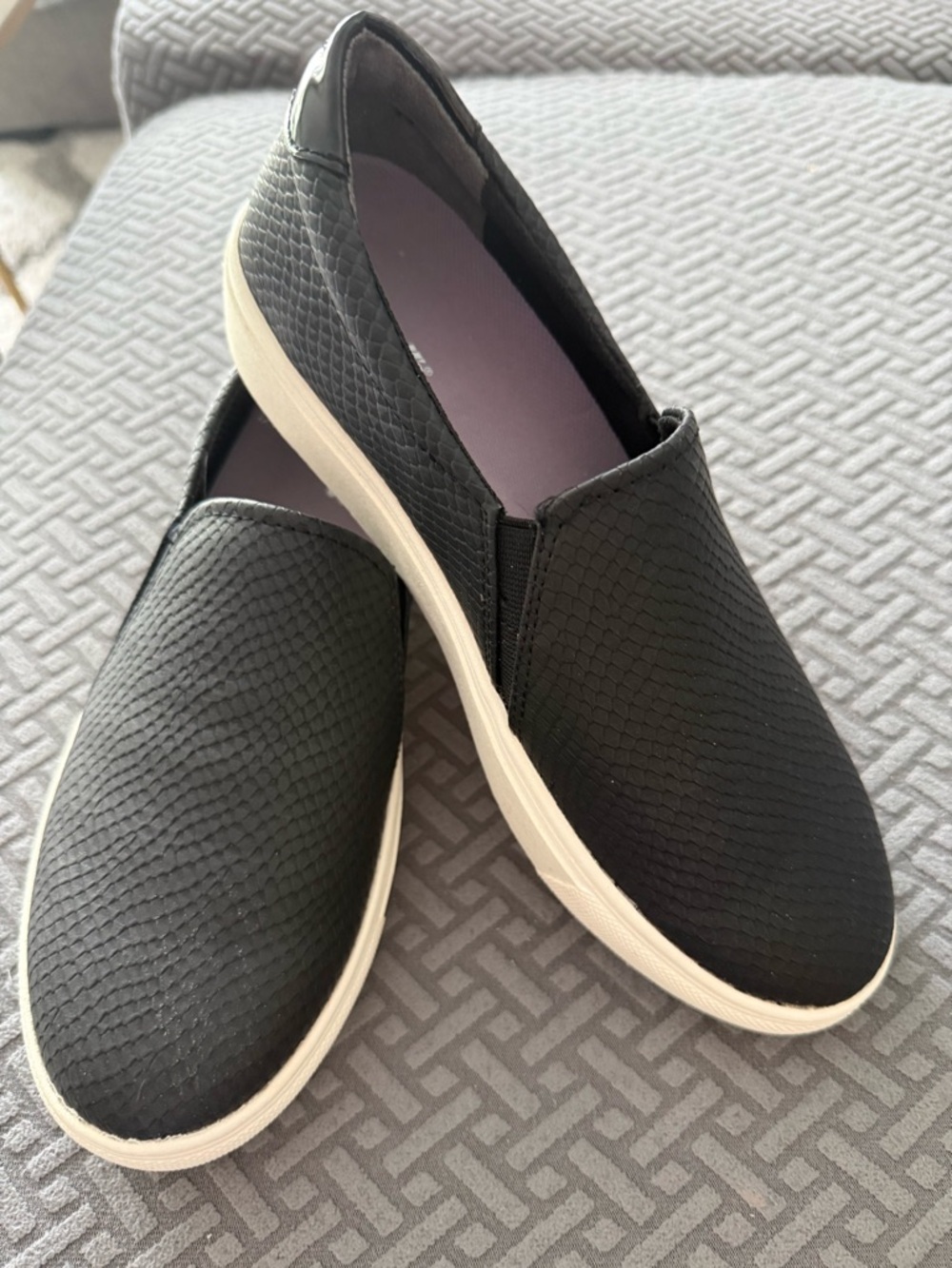 New!! Dr. Scholl's Black Slip-On Casual Sneakers size 7 - Picture 2 of 7